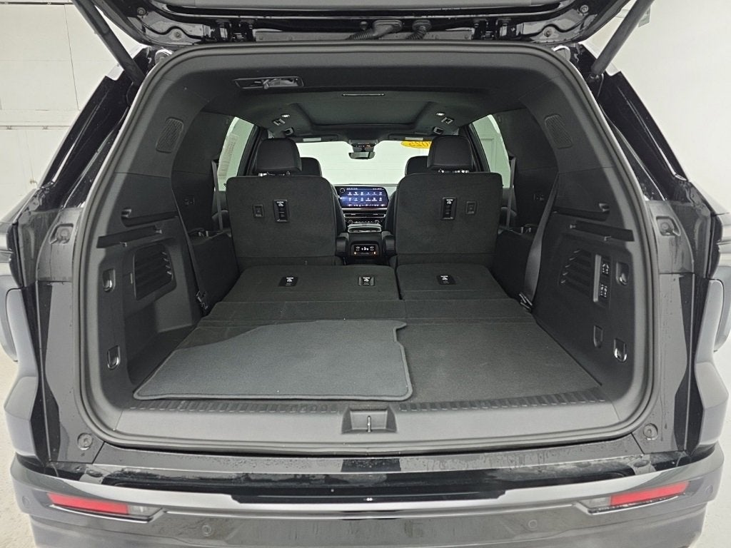 2025 Chevrolet Traverse RS