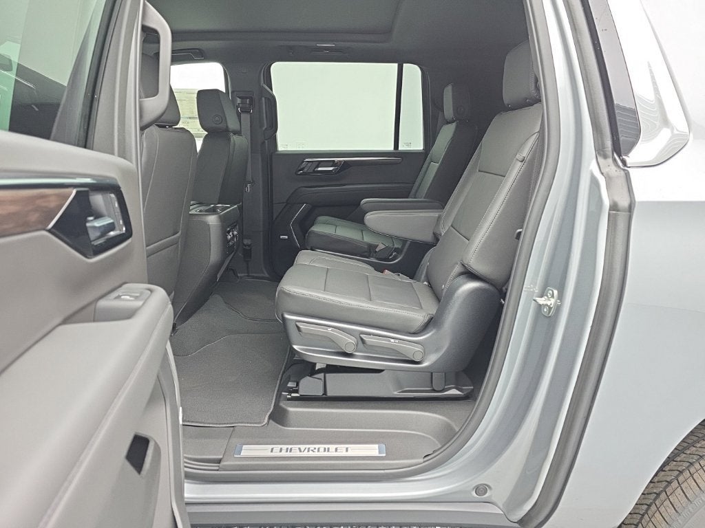 2027 Chevrolet Suburban LT