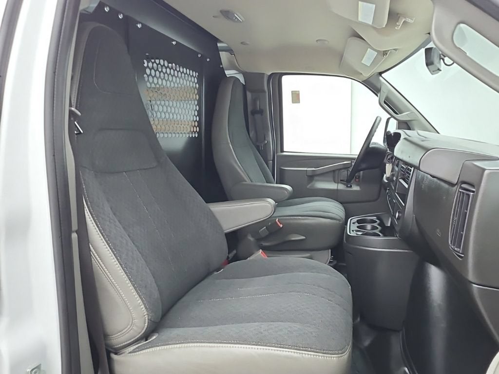 2025 GMC Savana Cargo Work Van