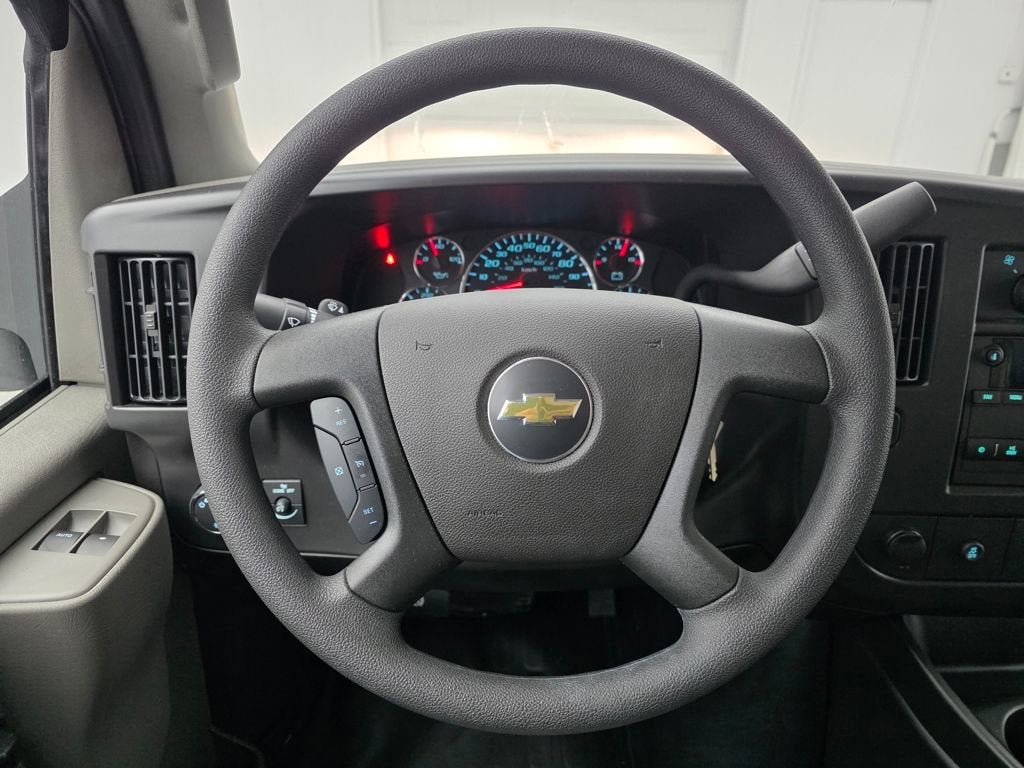 2026 Chevrolet Express Cutaway 3500 1WT