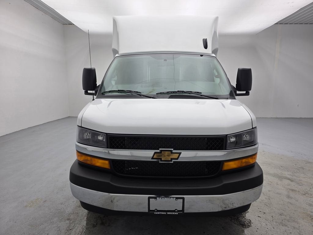 2026 Chevrolet Express Cutaway 3500 1WT