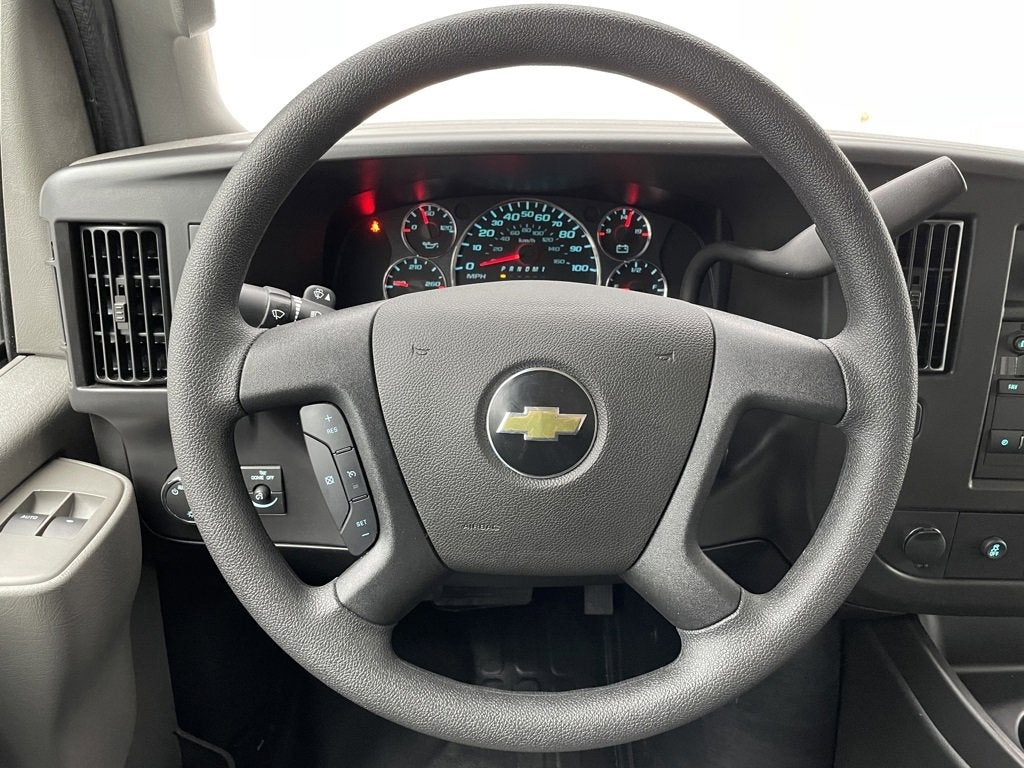 2026 Chevrolet Express Cutaway 3500 1WT