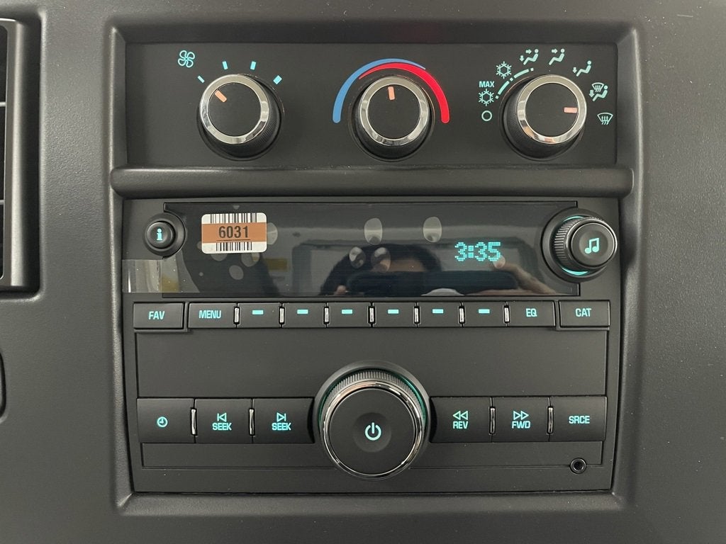 2026 Chevrolet Express Cutaway 3500 1WT