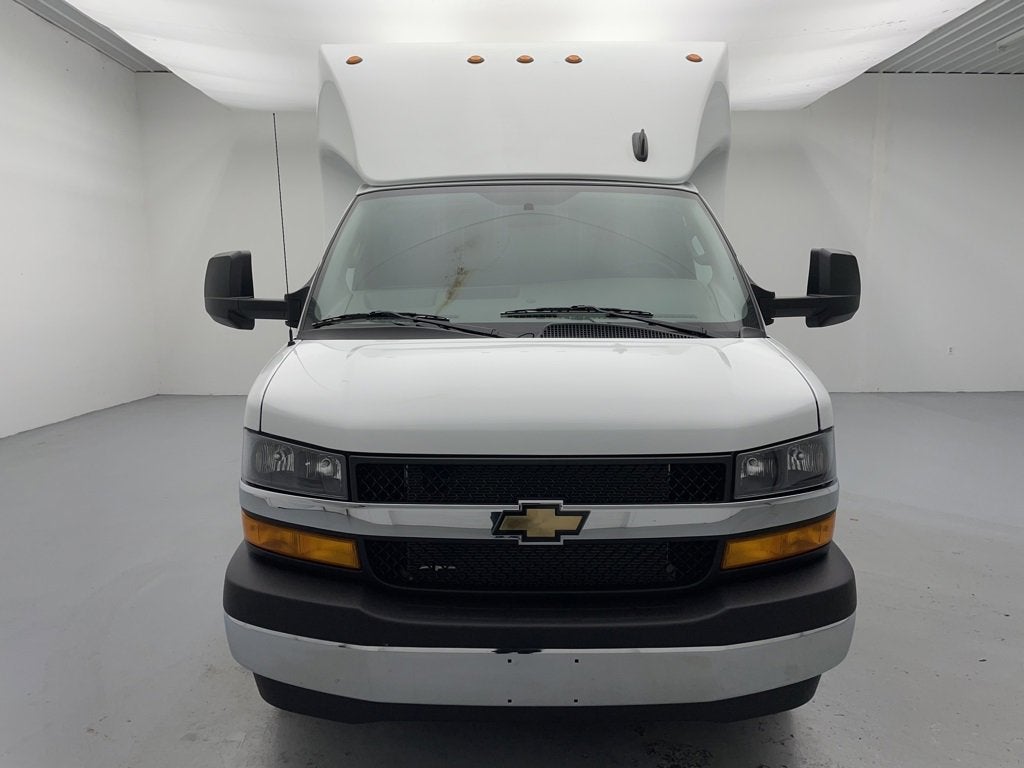 2026 Chevrolet Express Cutaway 3500 1WT