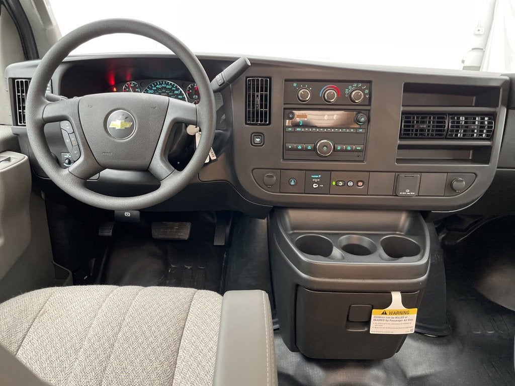 2024 Chevrolet Express Cutaway 3500 1WT