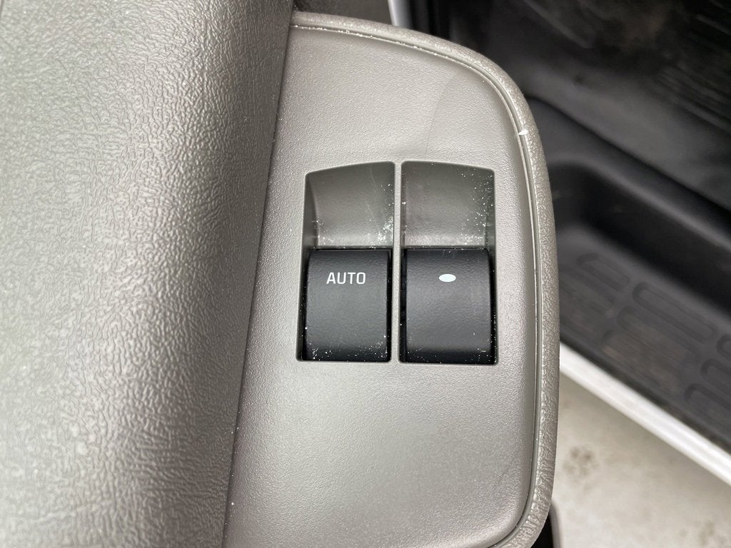 2024 Chevrolet Express Cutaway 3500 1WT