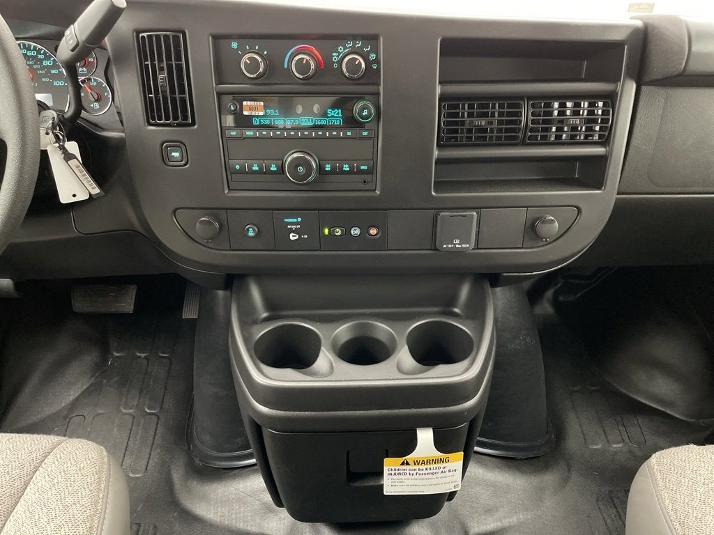 2024 Chevrolet Express Cutaway 3500 1WT