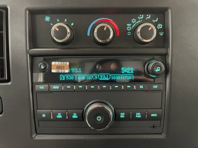 2024 Chevrolet Express Cutaway 3500 1WT