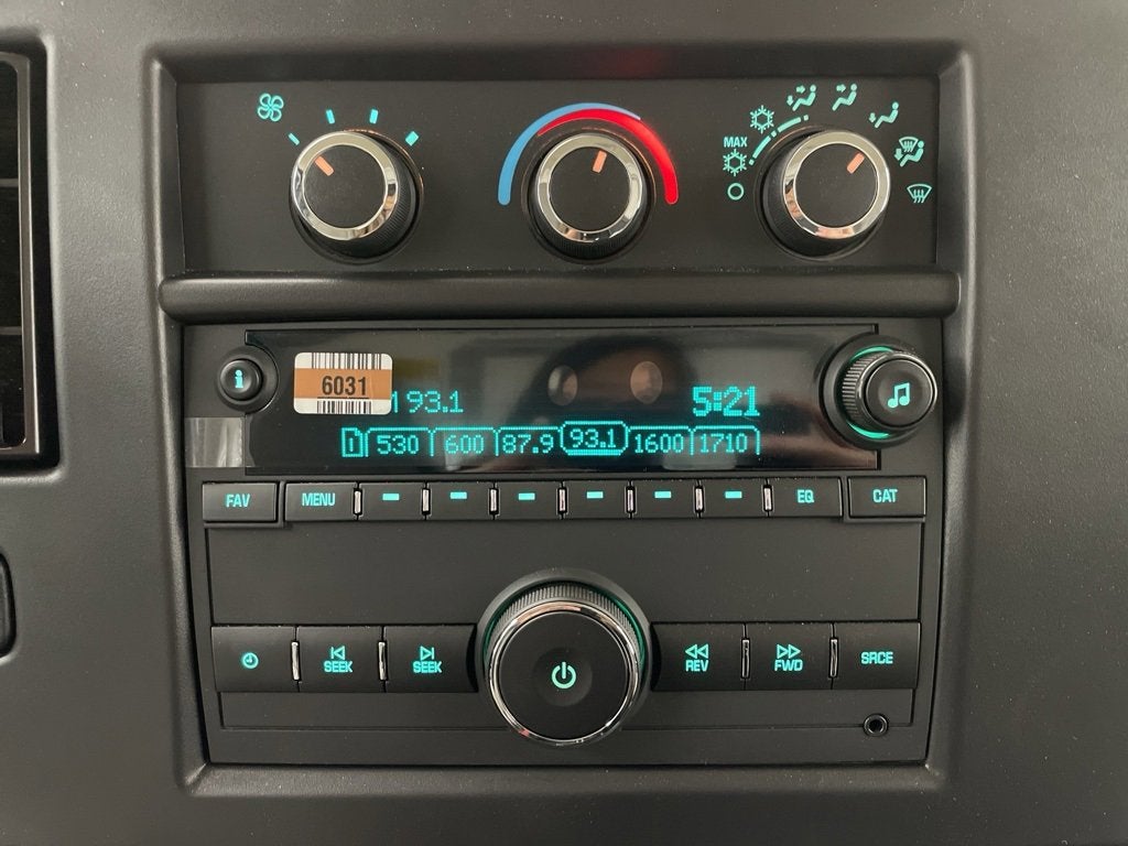 2024 Chevrolet Express Cutaway 3500 1WT