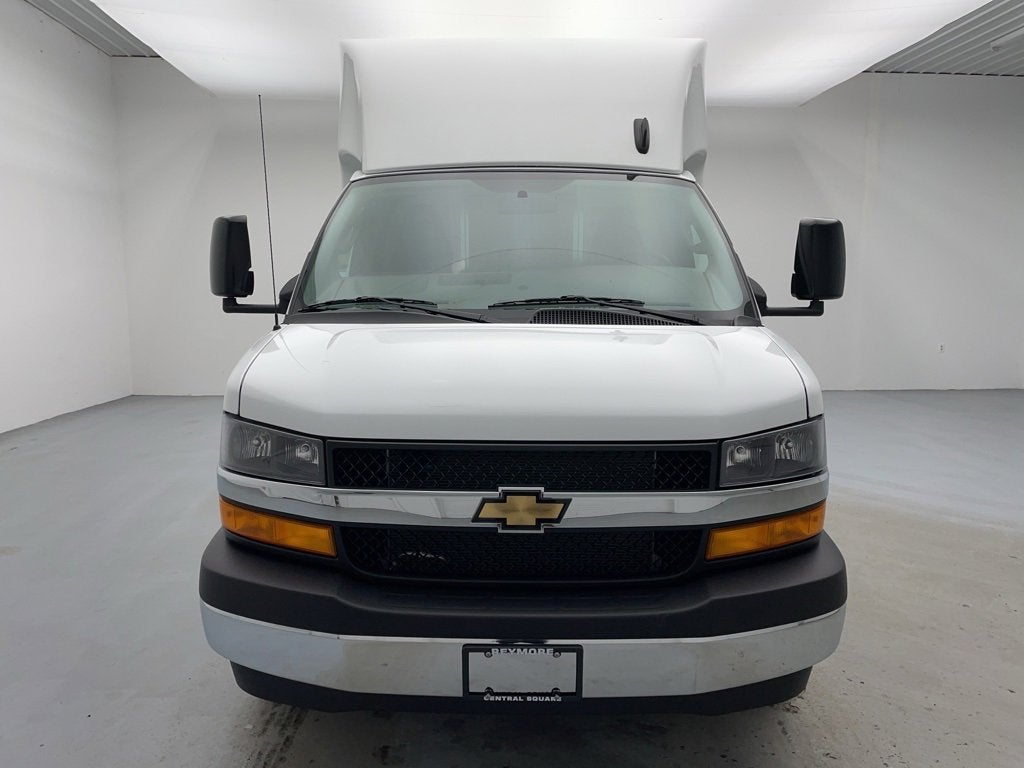 2024 Chevrolet Express Cutaway 3500 1WT