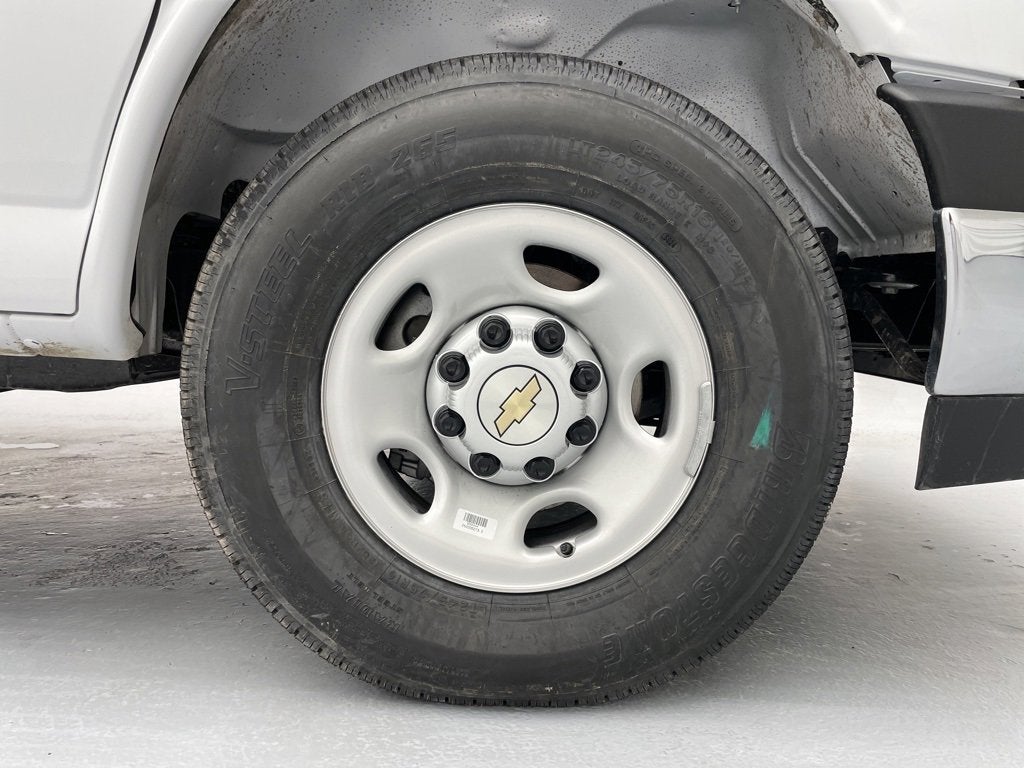 2025 Chevrolet Express Cutaway 3500 1WT