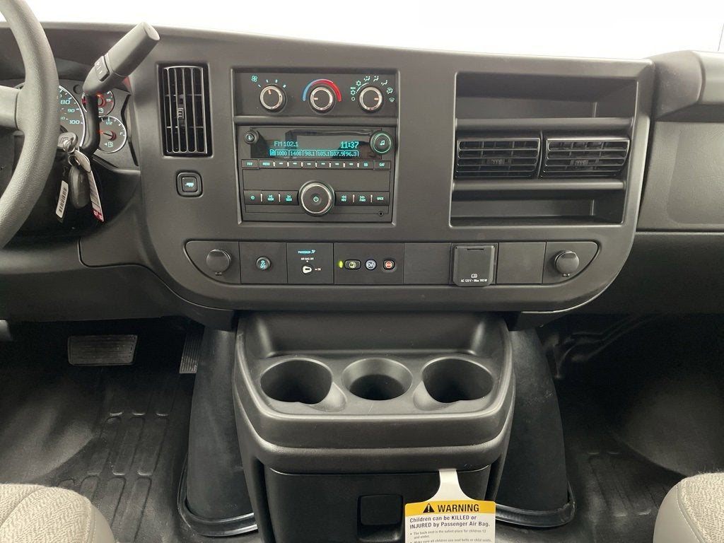 2025 Chevrolet Express Cutaway 3500 1WT