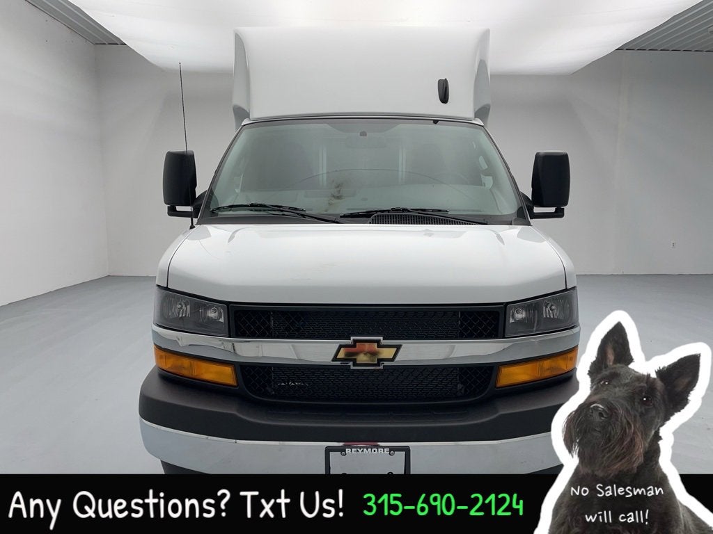 2025 Chevrolet Express Cutaway 3500 1WT