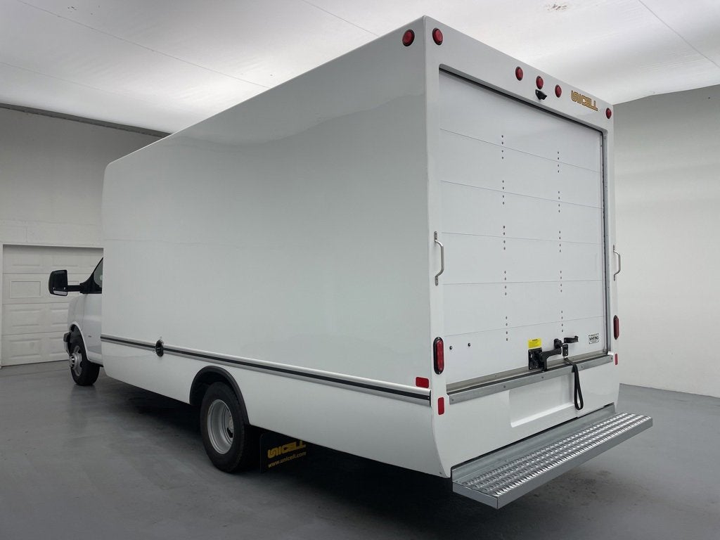 2025 Chevrolet Express Cutaway 3500 1WT