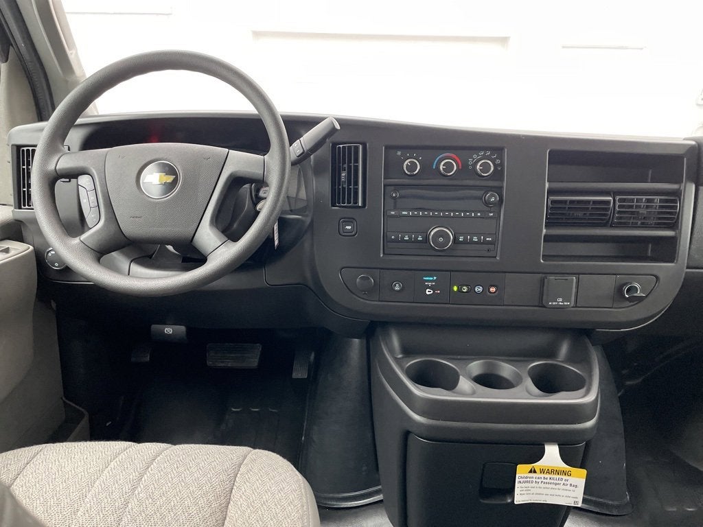 2025 Chevrolet Express Cutaway 3500 1WT