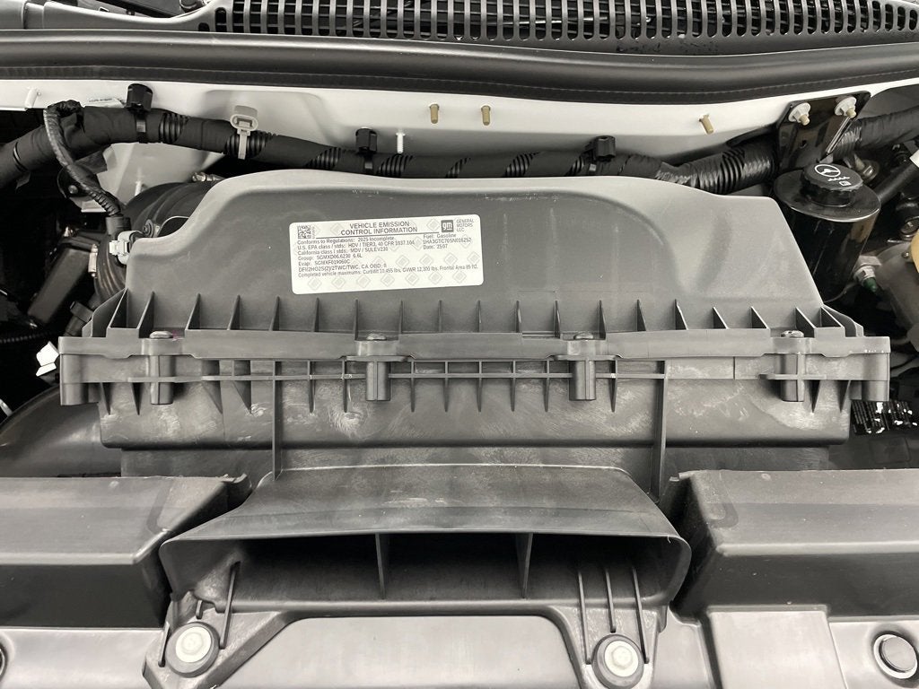 2025 Chevrolet Express Cutaway 3500 1WT