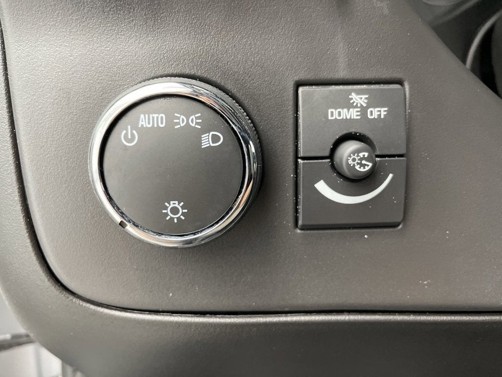 2025 Chevrolet Express Cutaway 3500 1WT