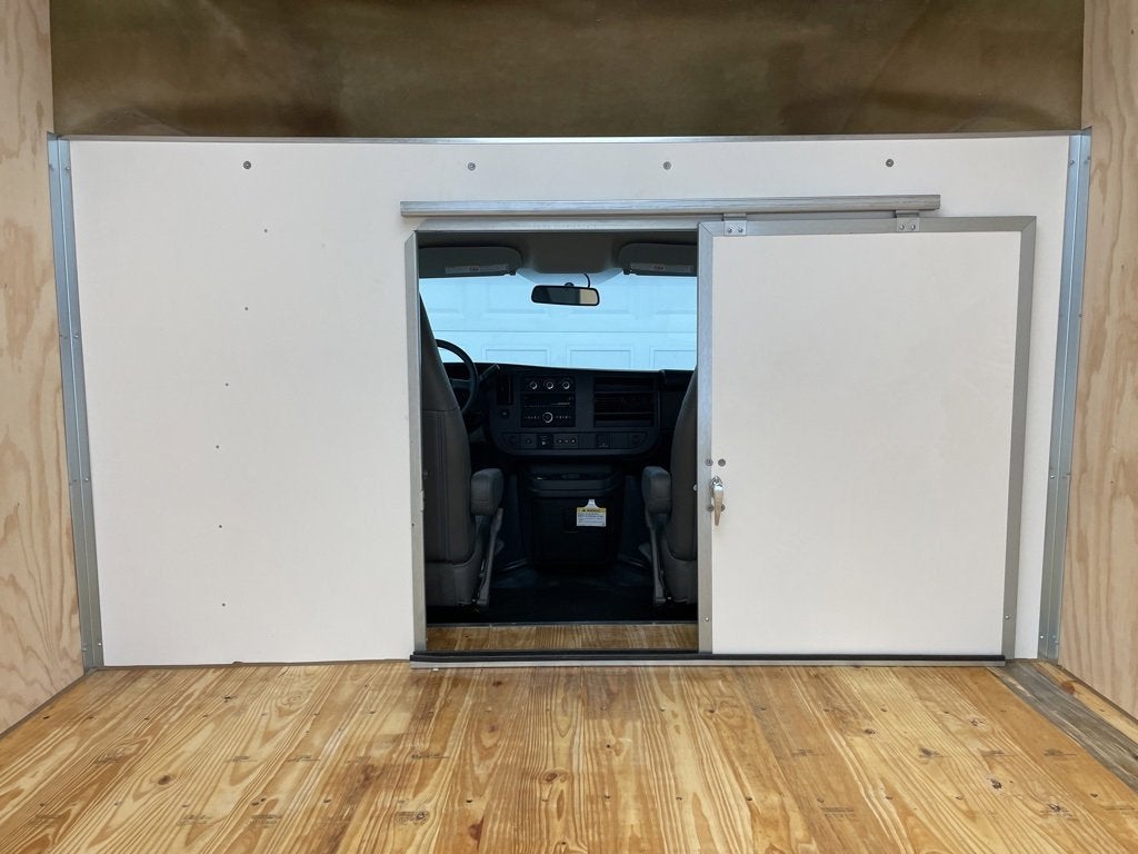 2025 Chevrolet Express Cutaway 3500 1WT