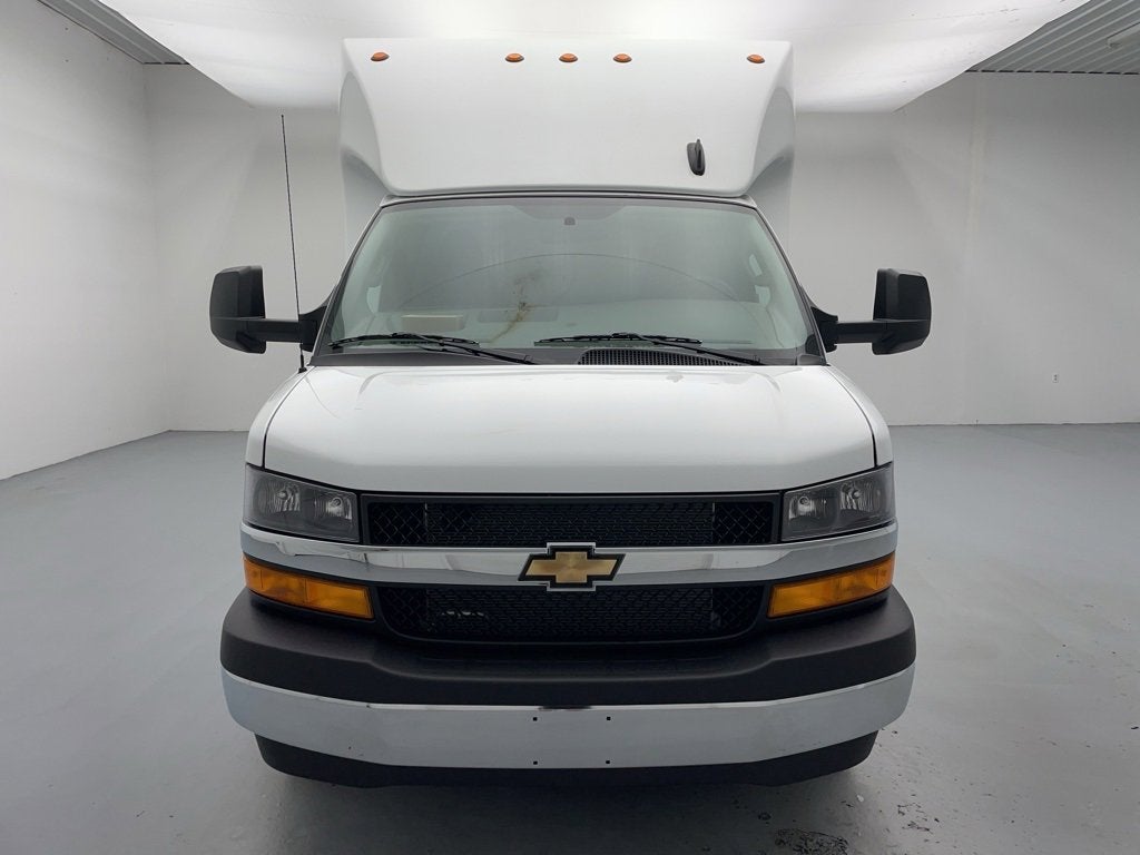 2025 Chevrolet Express Cutaway 3500 1WT