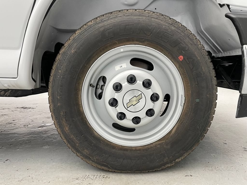 2026 Chevrolet Express Cutaway 3500 1WT