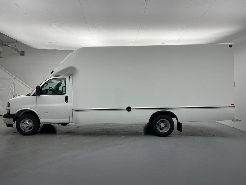 2026 Chevrolet Express Cutaway 3500 1WT