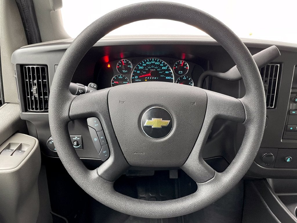 2026 Chevrolet Express Cutaway 3500 1WT