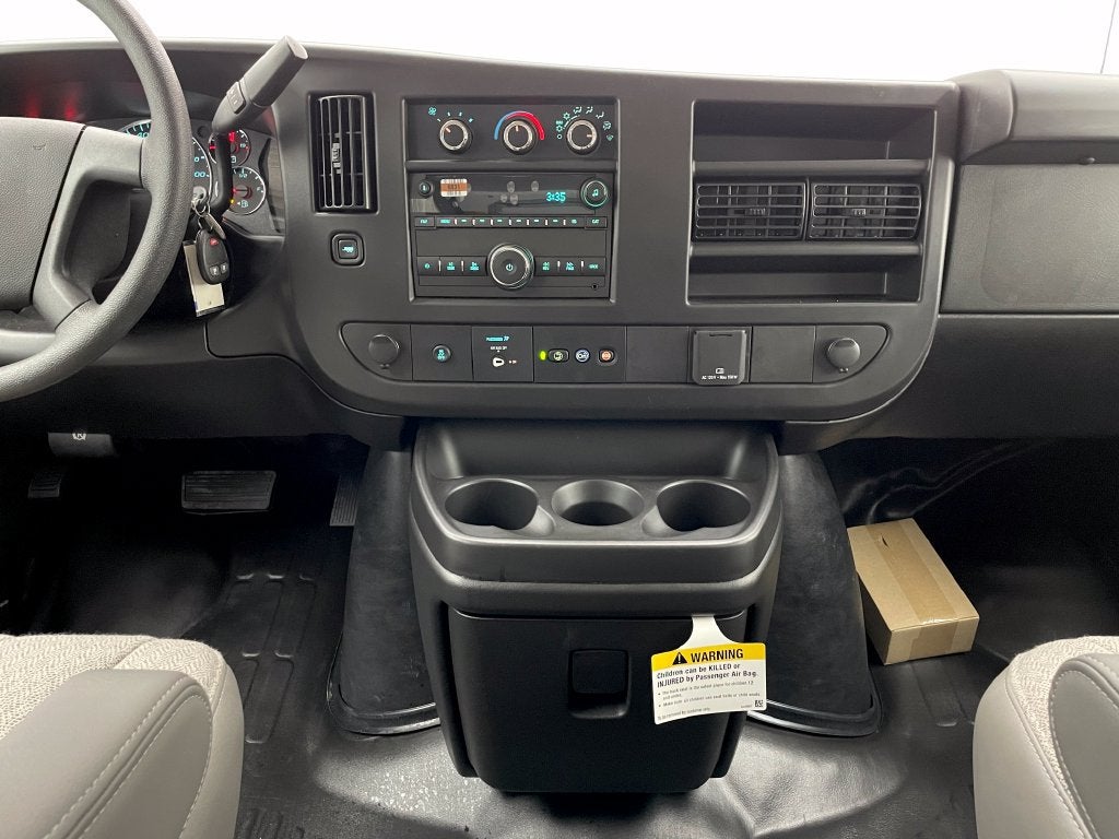 2026 Chevrolet Express Cutaway 3500 1WT