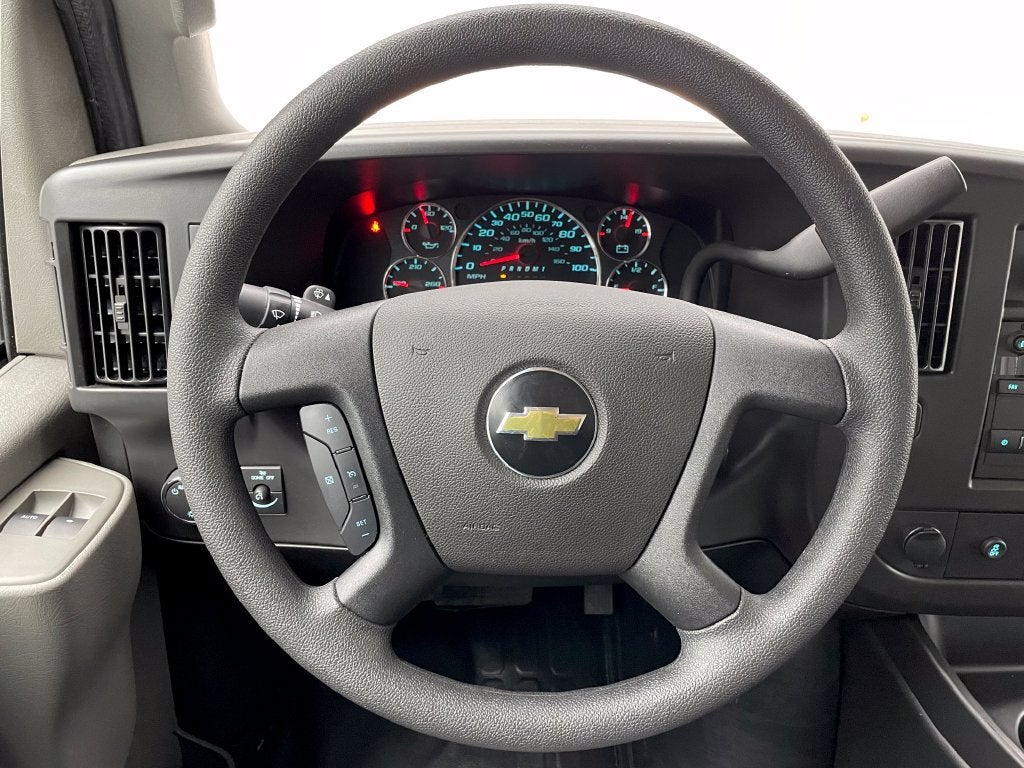 2026 Chevrolet Express Cutaway 3500 1WT