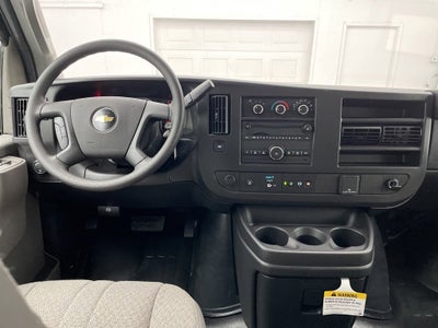 2025 Chevrolet Express Cutaway 3500 1WT