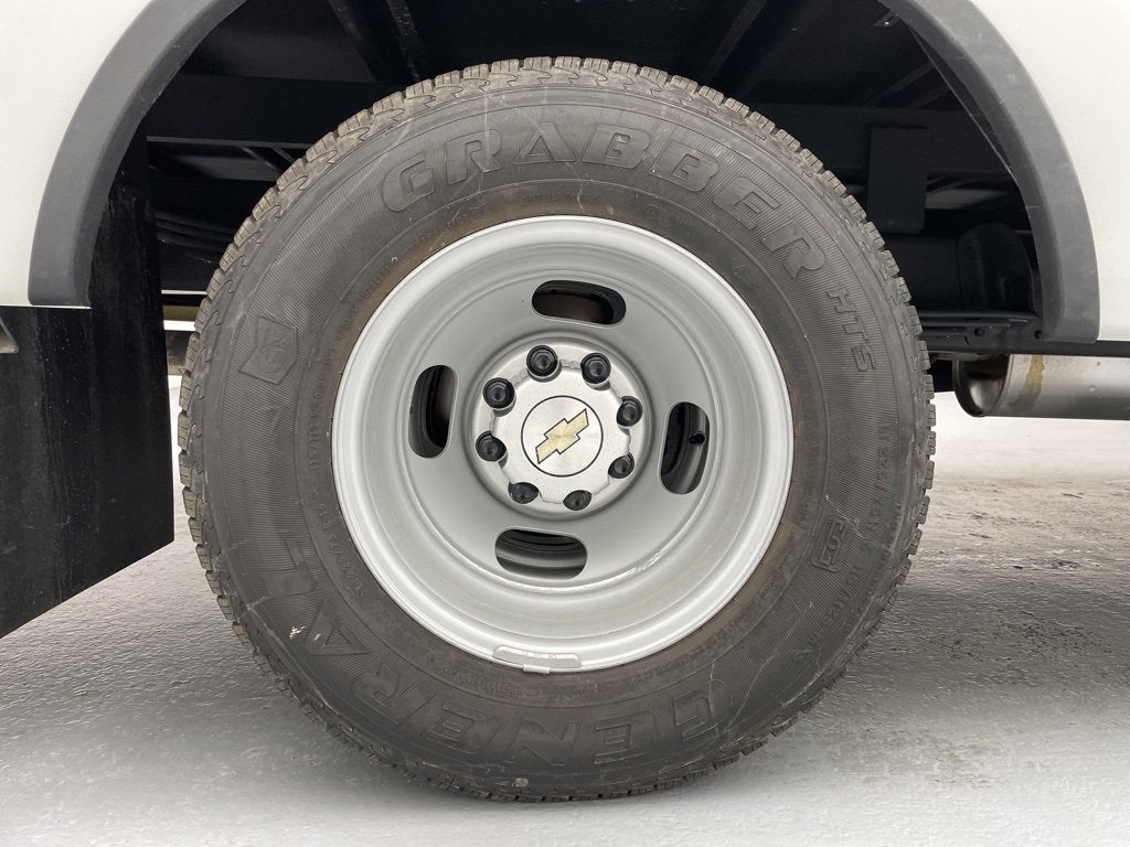 2025 Chevrolet Express Cutaway 3500 1WT