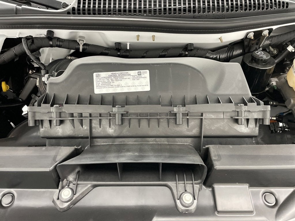 2025 Chevrolet Express Cutaway 3500 1WT