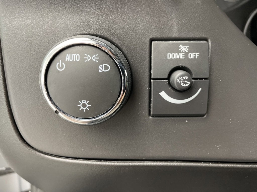 2025 Chevrolet Express Cutaway 3500 1WT