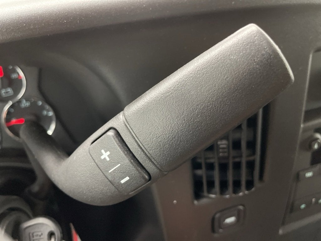 2025 Chevrolet Express Cutaway 3500 1WT