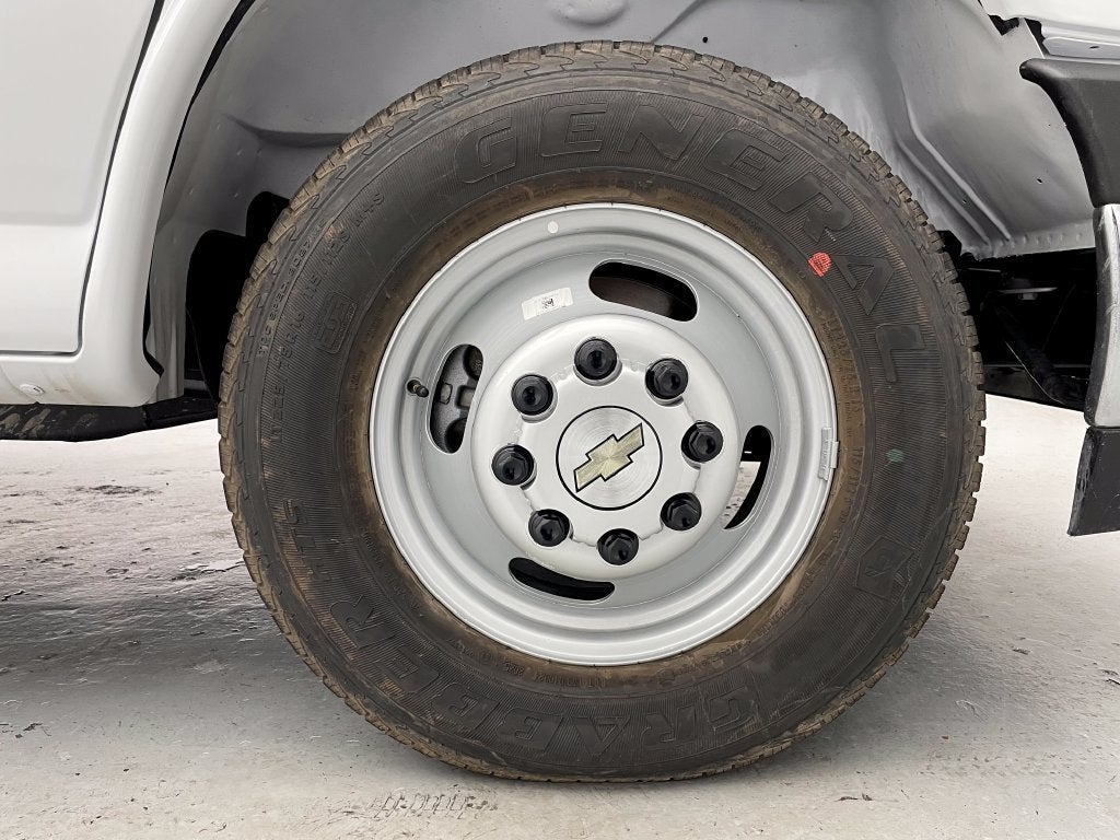 2026 Chevrolet Express Cutaway 3500 1WT