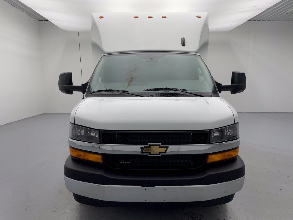 2026 Chevrolet Express Cutaway 3500 1WT