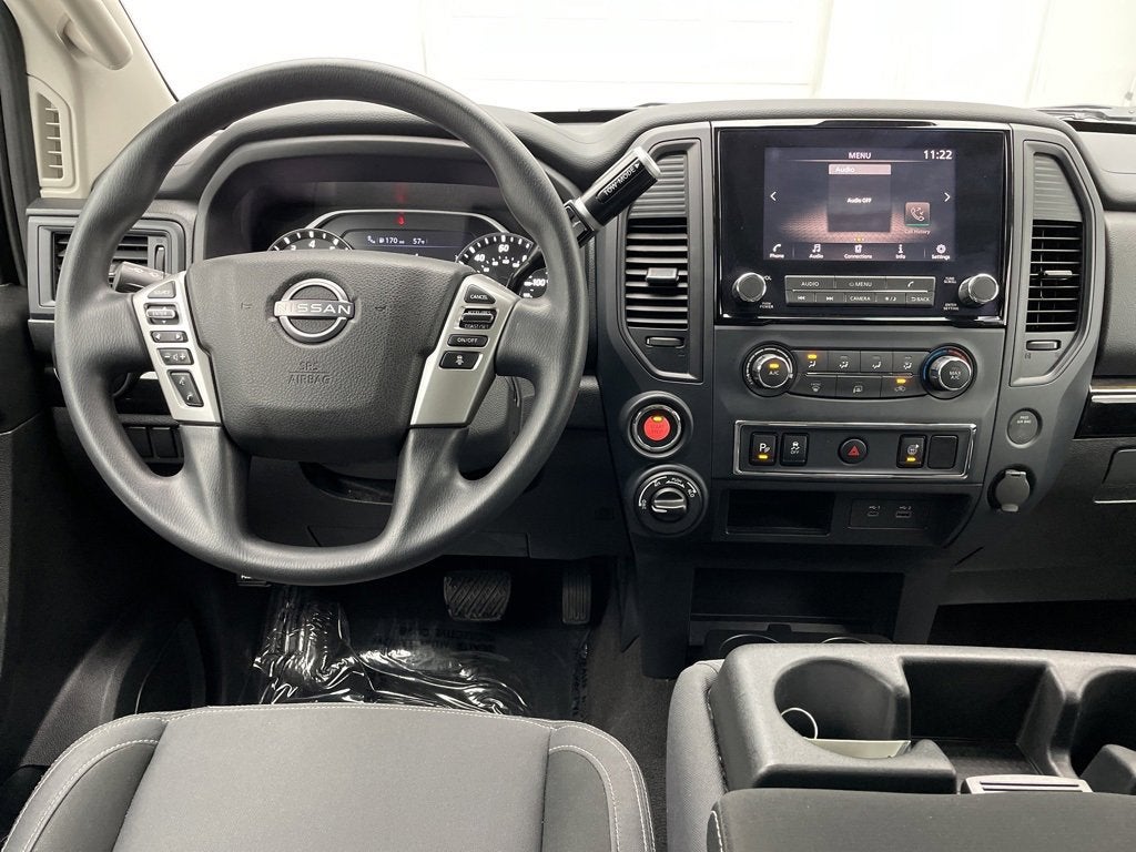 2024 Nissan TITAN Crew Cab SV 4x4
