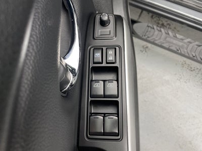 2024 Nissan TITAN Crew Cab SV 4x4