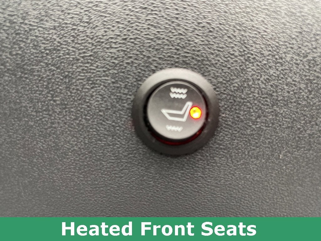 2024 Nissan TITAN Crew Cab SV 4x4