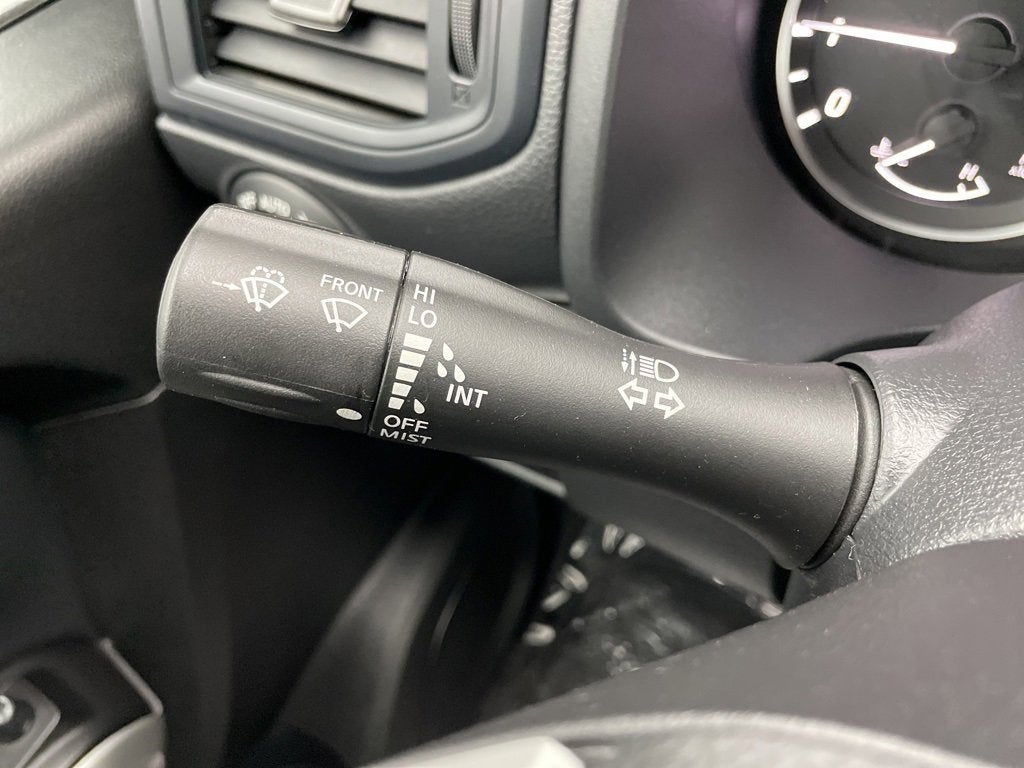 2024 Nissan TITAN Crew Cab SV 4x4