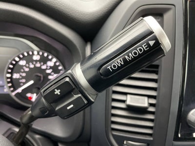 2024 Nissan TITAN Crew Cab SV 4x4