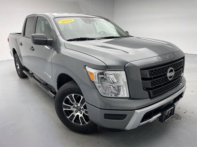 2024 Nissan TITAN Crew Cab SV 4x4