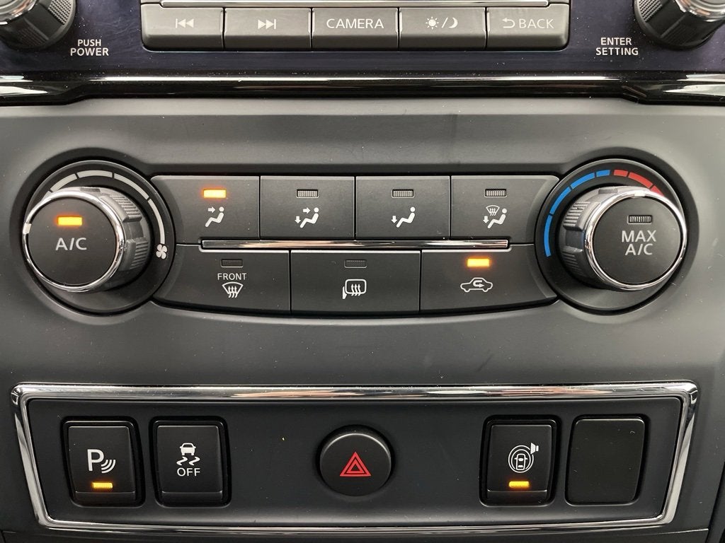 2024 Nissan TITAN Crew Cab SV 4x4