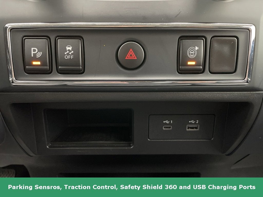 2024 Nissan TITAN Crew Cab SV 4x4