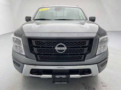 2024 Nissan TITAN Crew Cab SV 4x4
