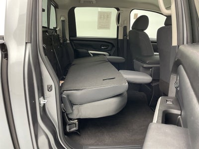 2024 Nissan TITAN Crew Cab SV 4x4