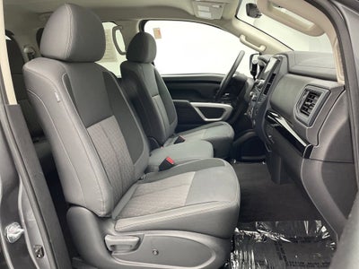 2024 Nissan TITAN Crew Cab SV 4x4