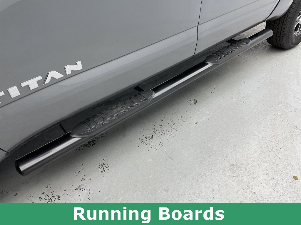 2024 Nissan TITAN Crew Cab SV 4x4