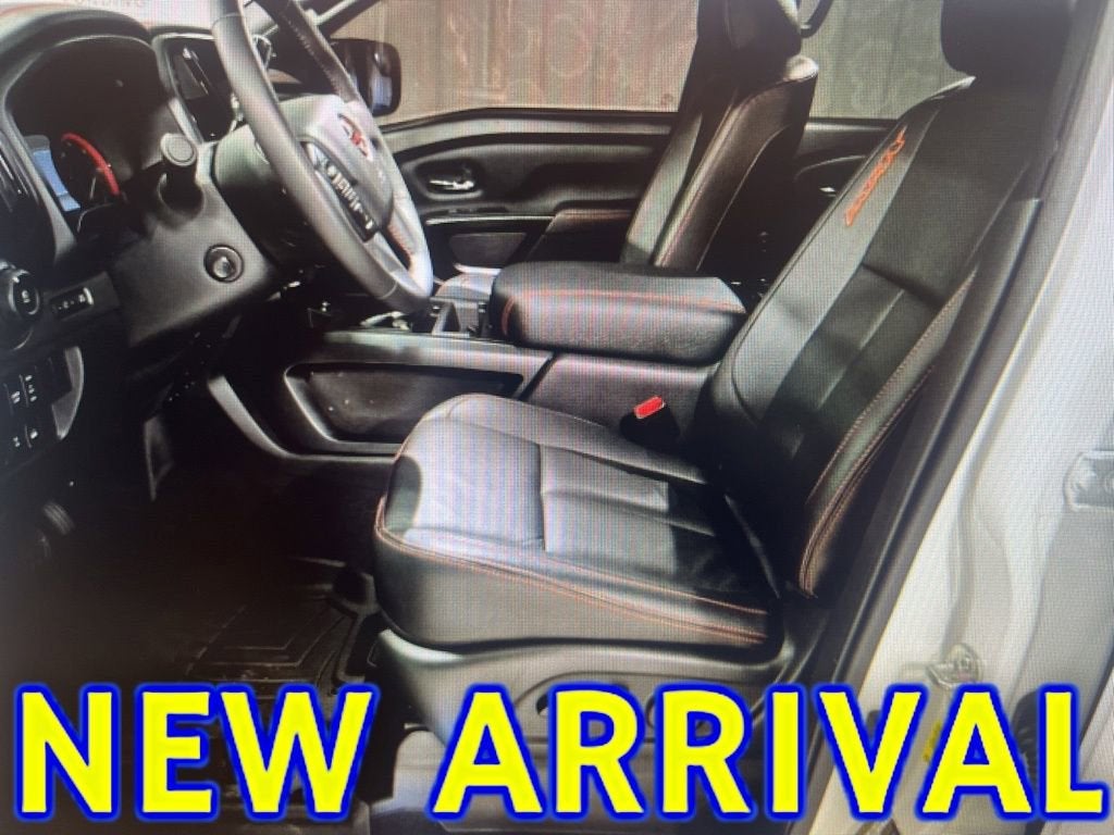 2024 Nissan TITAN Crew Cab PRO-4X 4x4