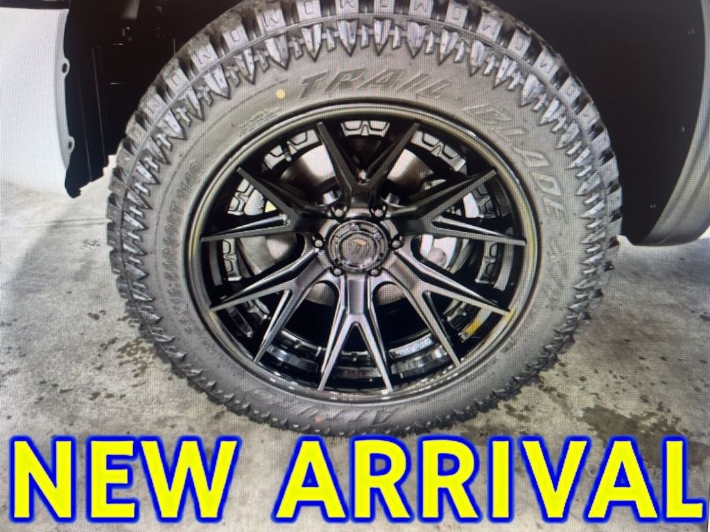 2024 Nissan TITAN Crew Cab PRO-4X 4x4