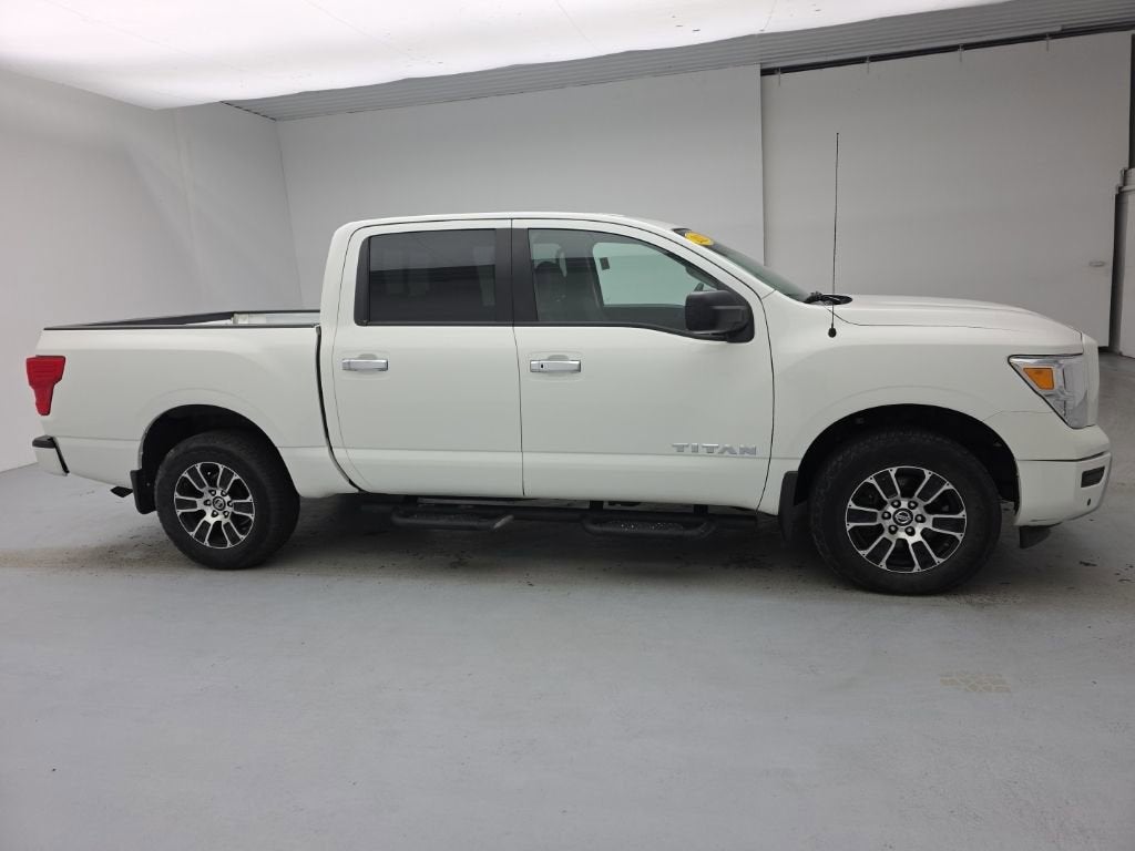 2021 Nissan TITAN Crew Cab SV 4x4